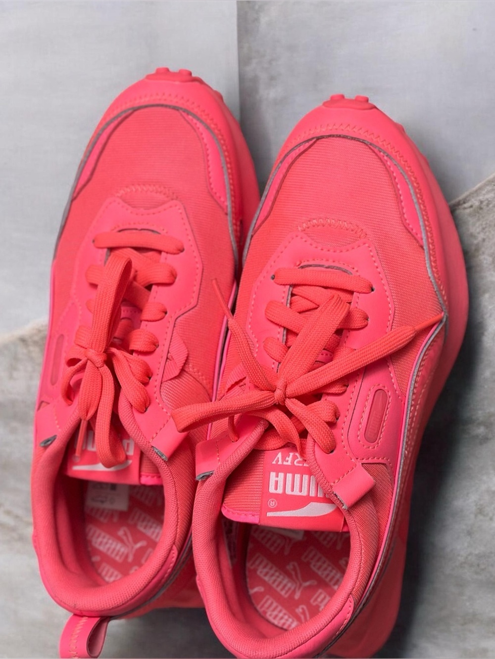 Puma Women's Hot Pink Athletic Sneakers Size 9.5 in Excellent Condition